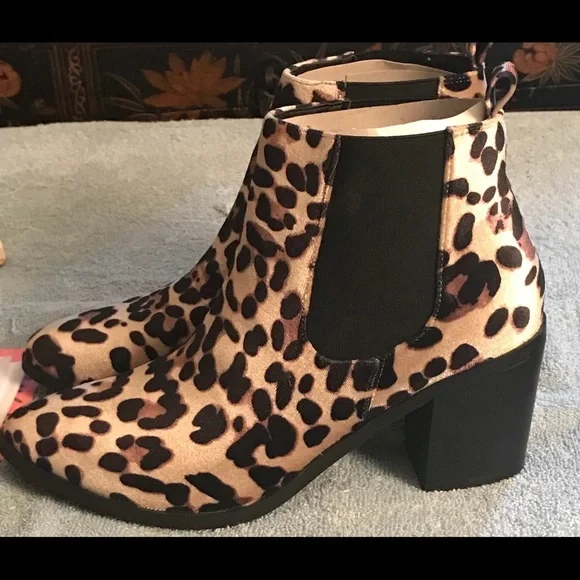 STEVE MADDEN SHOES NWOB - Picture 3 of 5